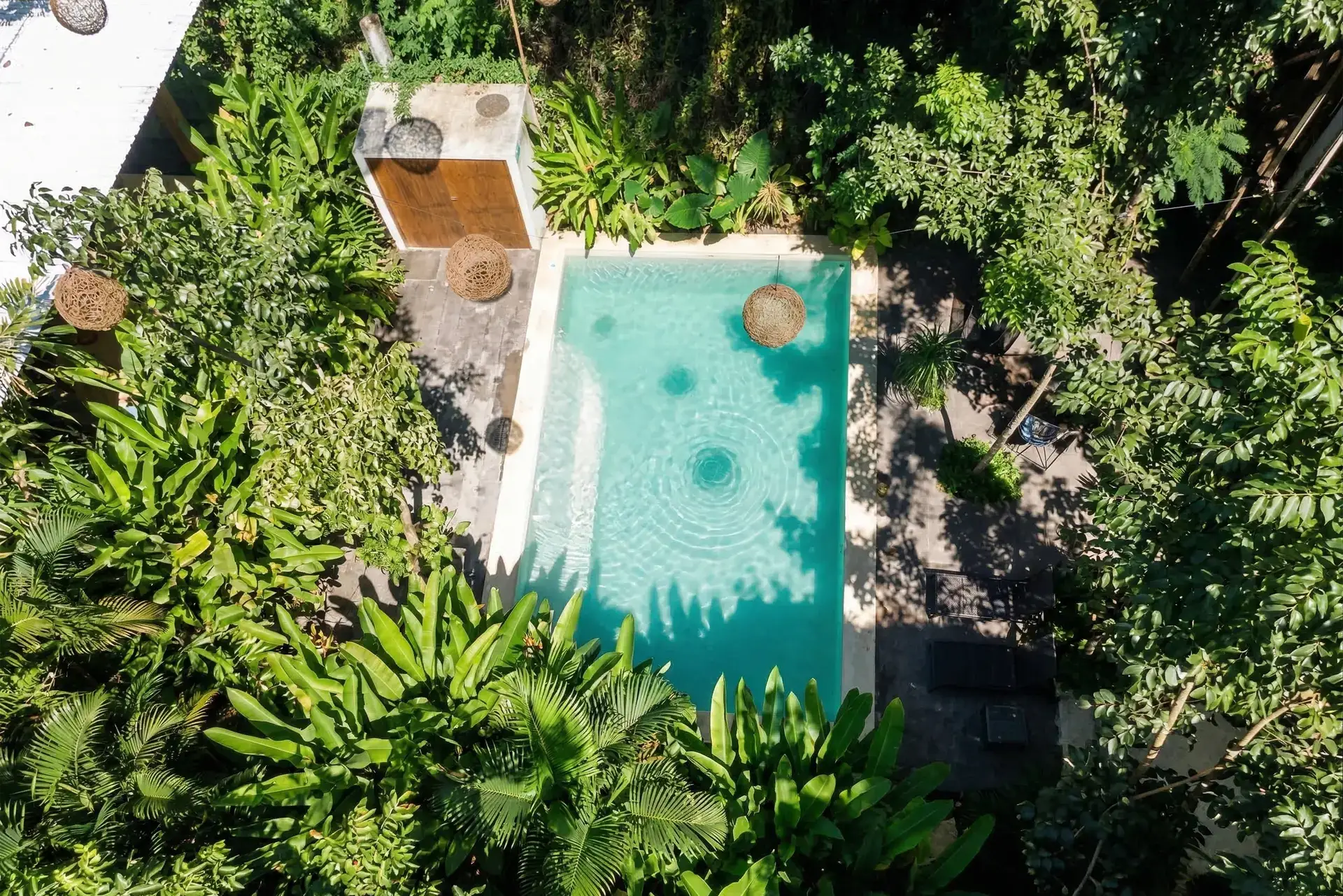 Yaakun Santuario — alberca y jardín 1